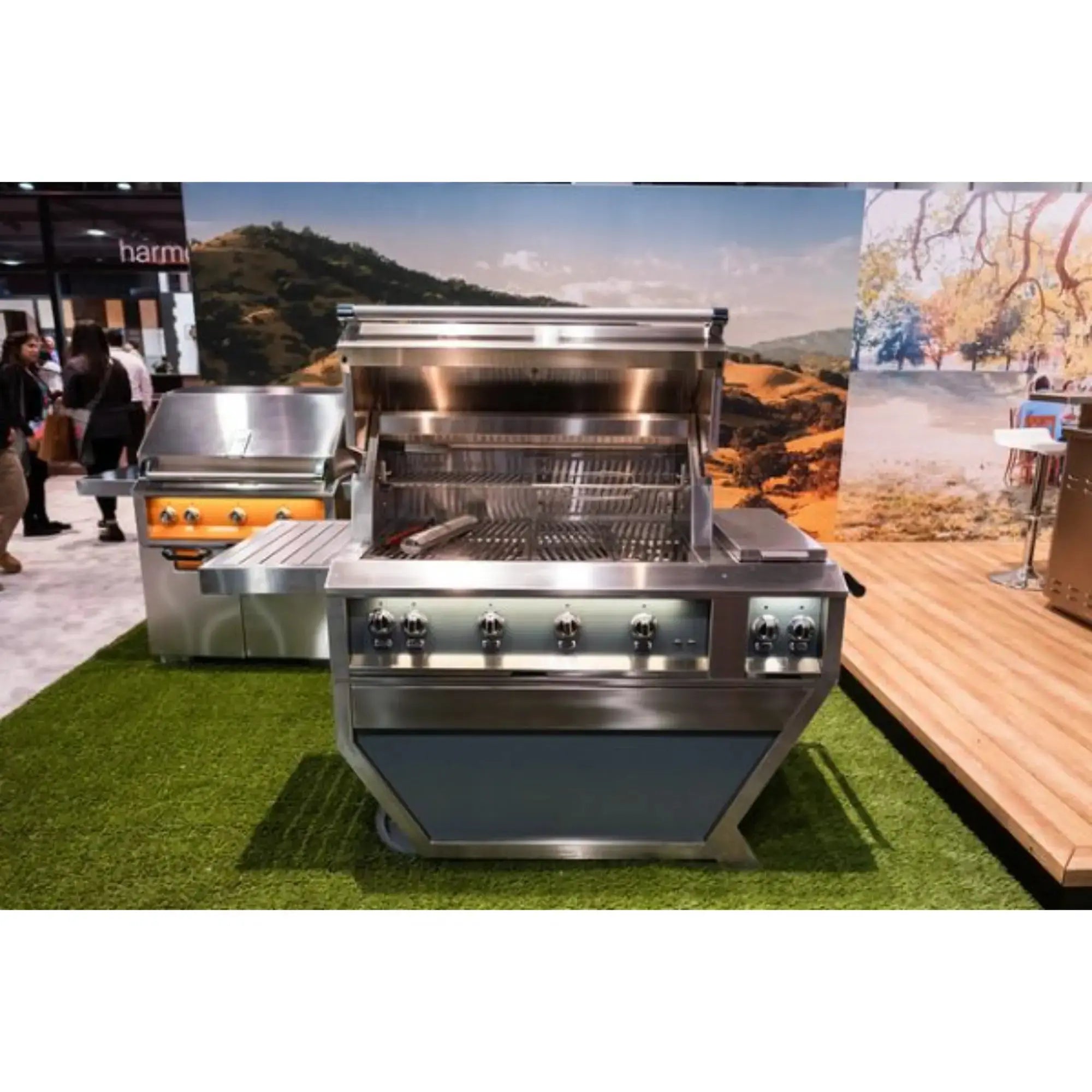 Hestan 42-Inch Freestanding Gas Grill w/ Sear on Deluxe Cart with Double Side Burner – GMBR42CX2 Hestan