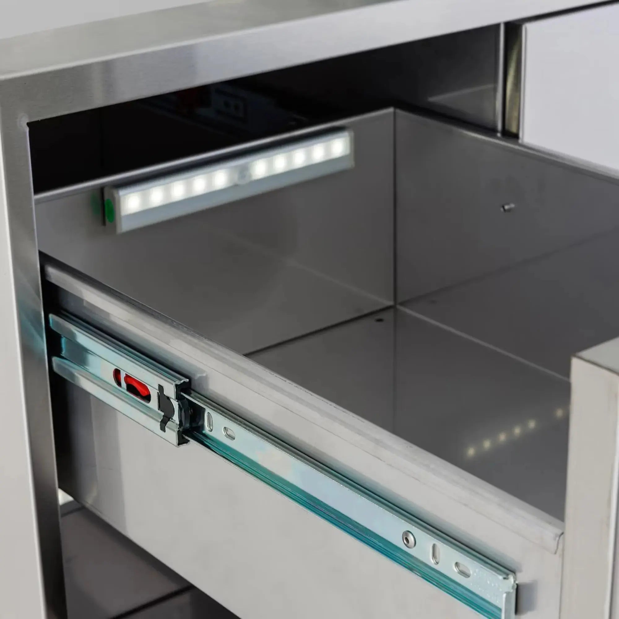 Blaze 30-Inch Triple Access Drawer w/ LED Lighting – BLZ-30W-3DRW-LT Blaze
