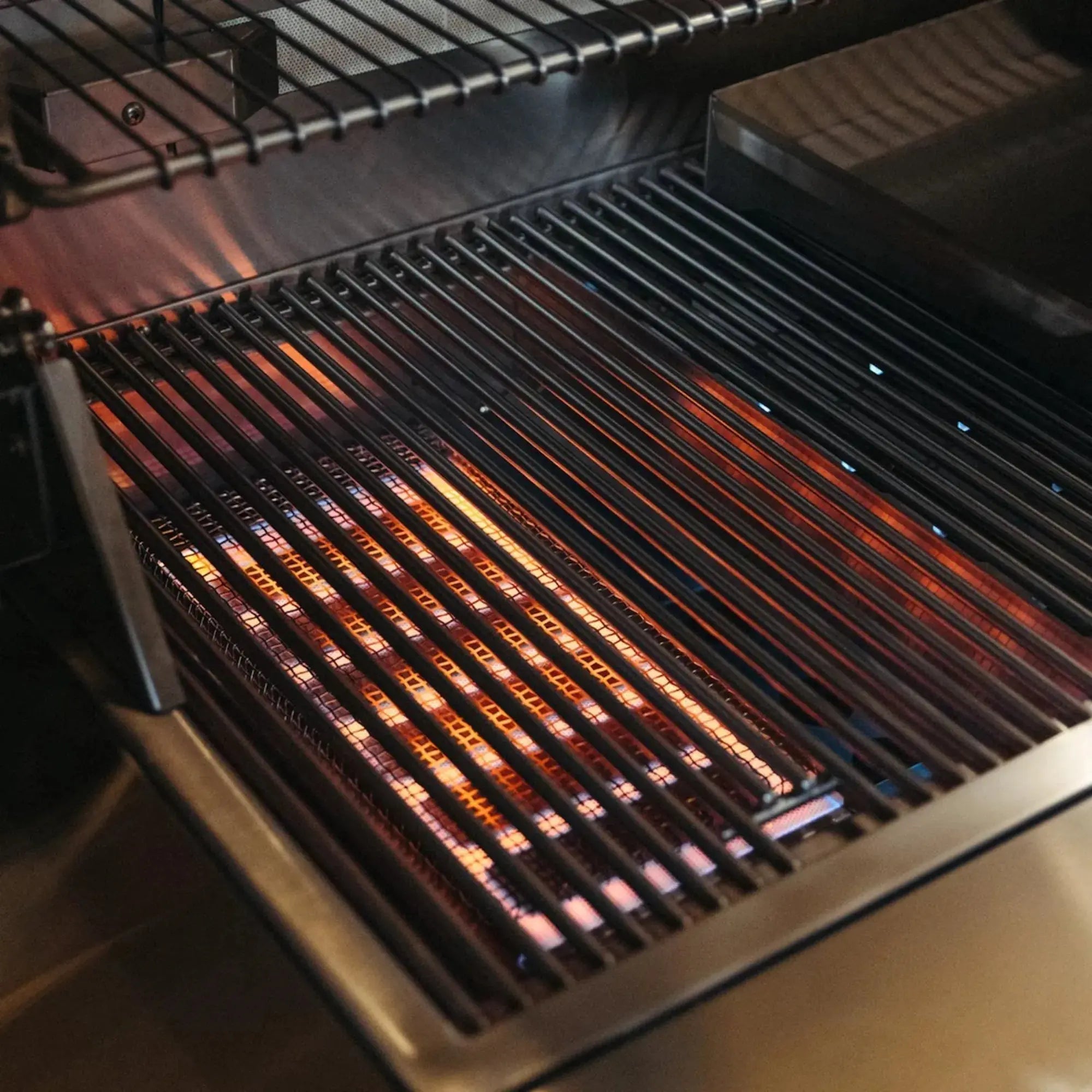 American Made Grills Estate Freedom 42" 3-Burner Built-In Gas Grill — 93,000 BTU w/ Ceramic Briquettes — EST42-FR American Made Grills
