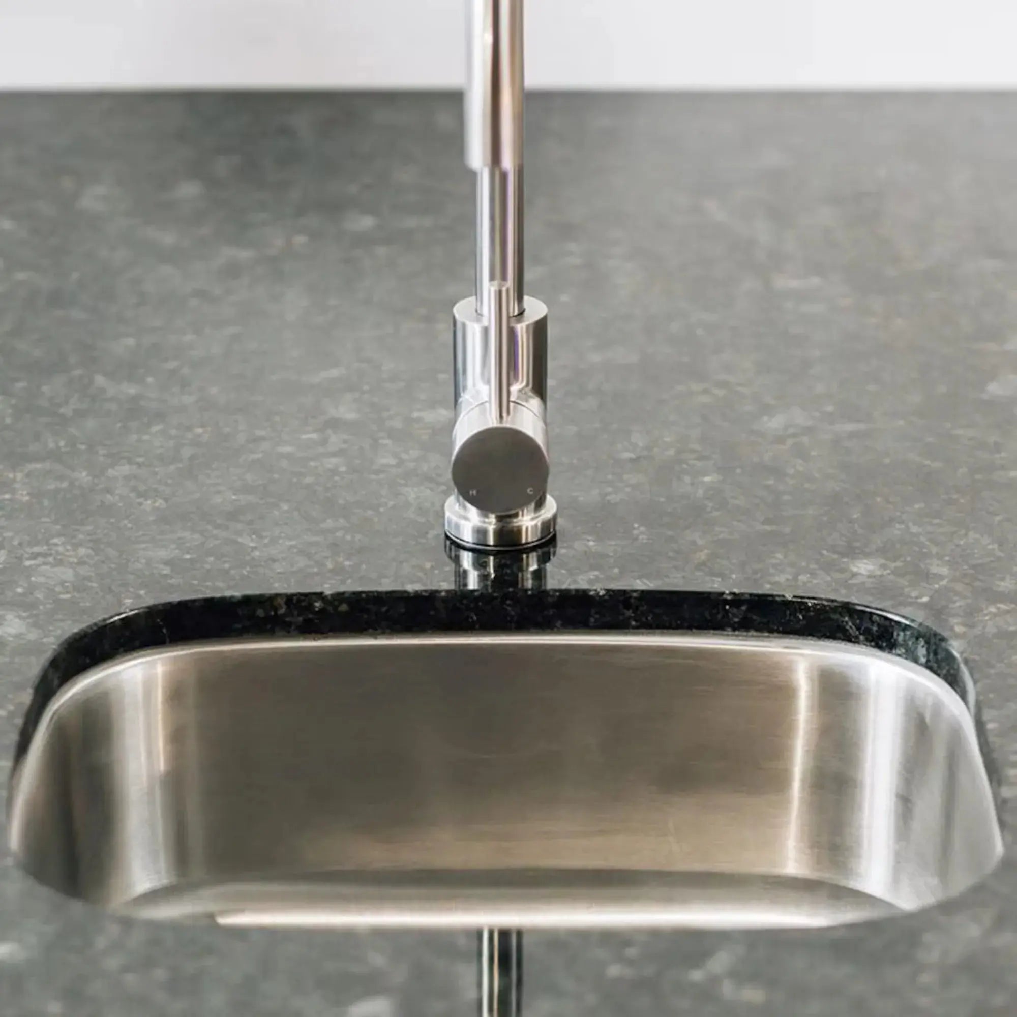 Summerset 19" × 15" Undermount Outdoor Sink — 304 SS with Hot & Cold Faucet | SNK-19U Summerset