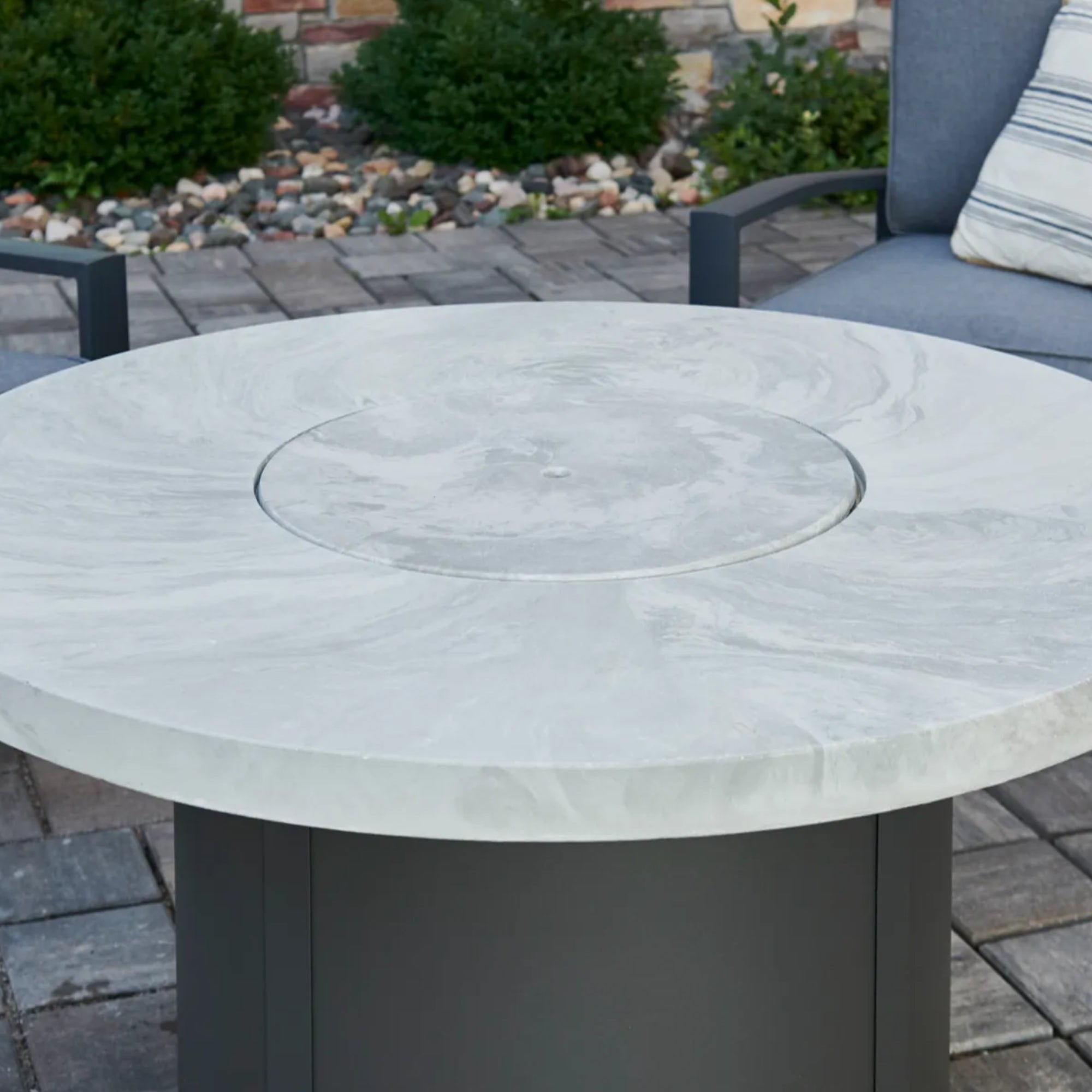 Beacon 48″ Round Gas Fire Table – White Onyx – The Outdoor GreatRoom Company