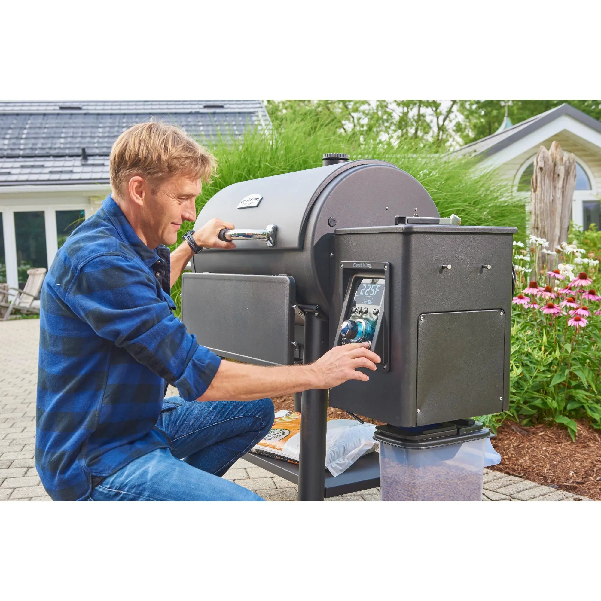 Broil King Regal 500 Pro Wi-Fi Pellet Grill Broil King