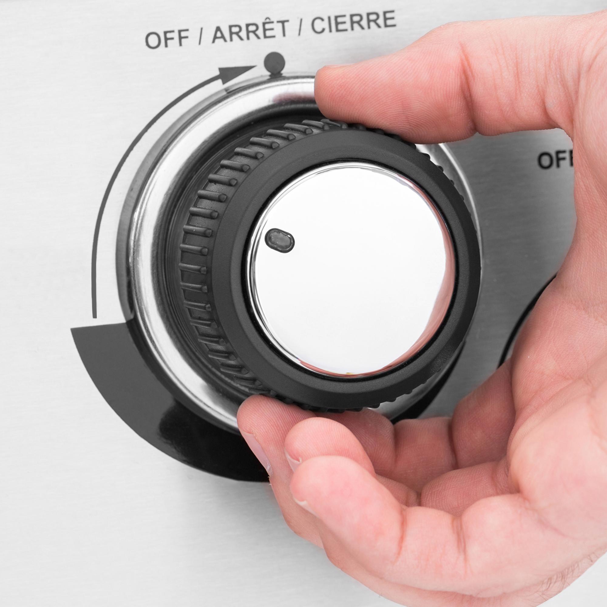 Broil King Regal S 590 Pro 5-Burner Gas Grill with Side Burner & Rotisserie