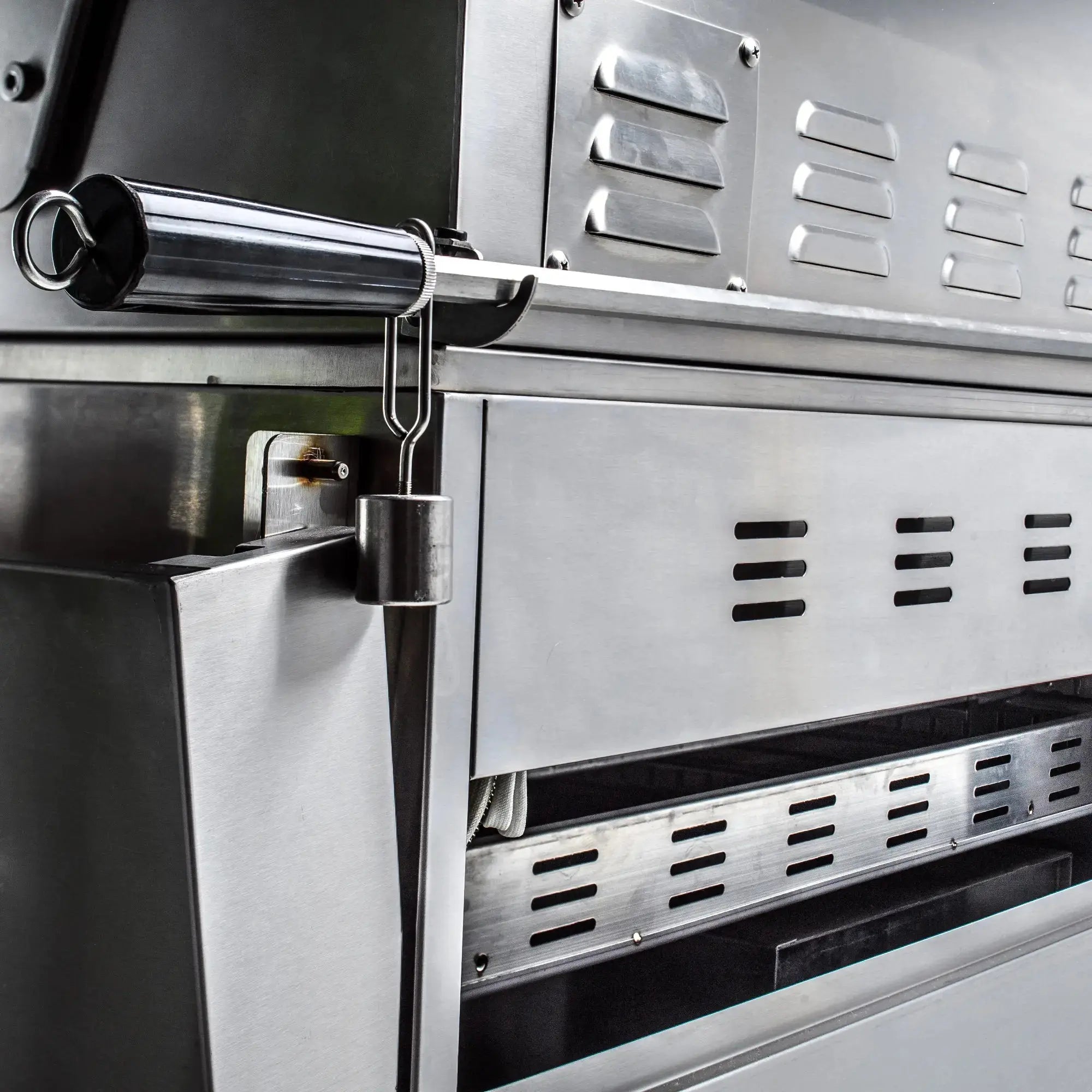 Blaze Professional LUX 34-Inch 3-Burner Built-In Gas Grill Blaze