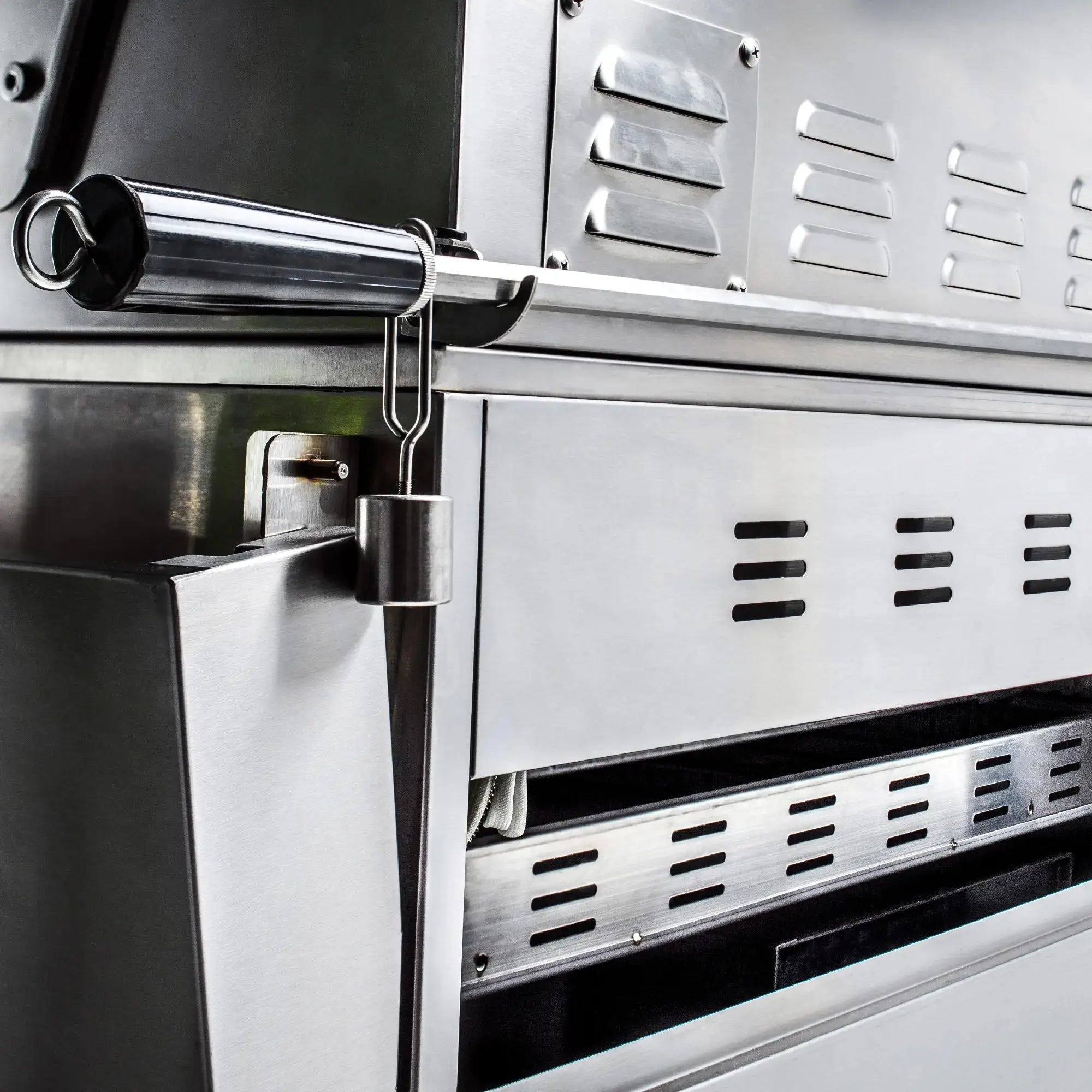 Blaze Professional LUX 44-Inch 4-Burner Built-In Gas Grill Blaze