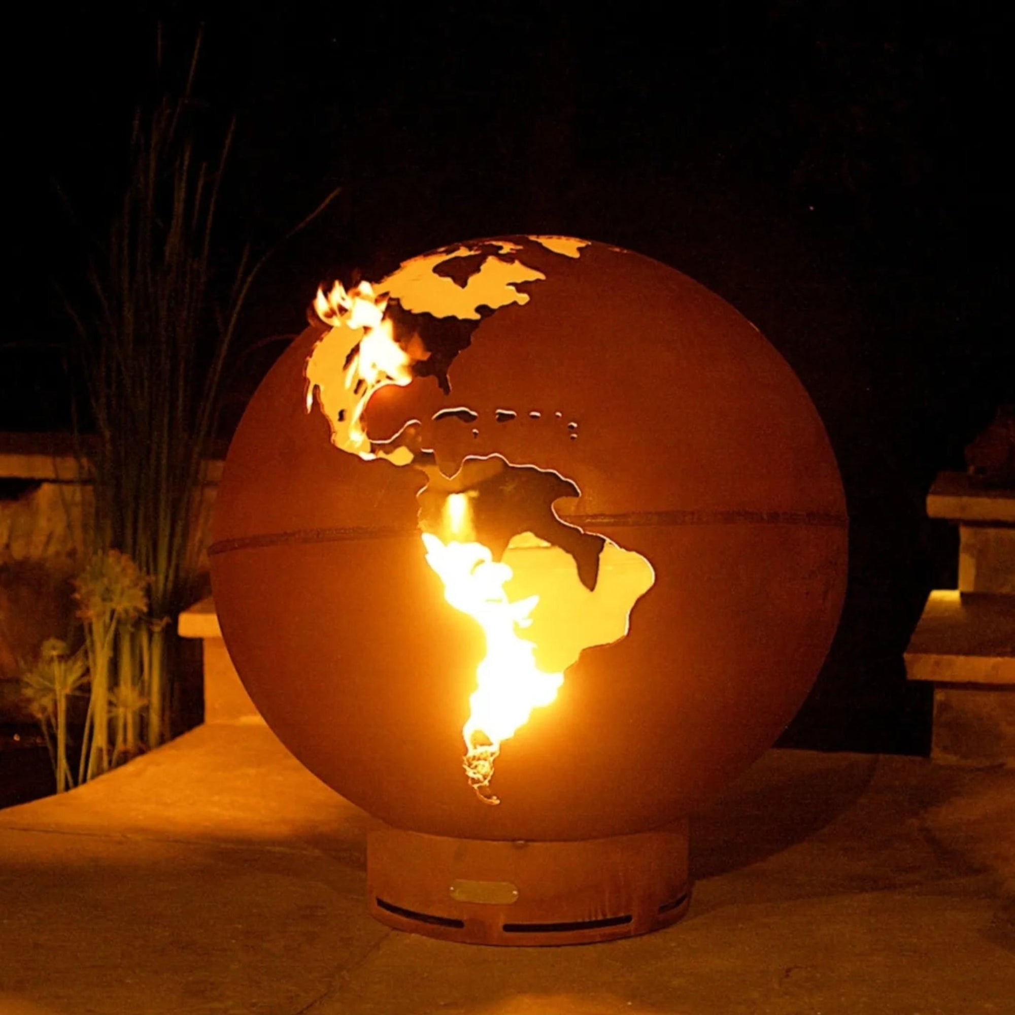 Third Rock 36″ Round Gas Fire Pit – Carbon Steel by Fire Pit Art