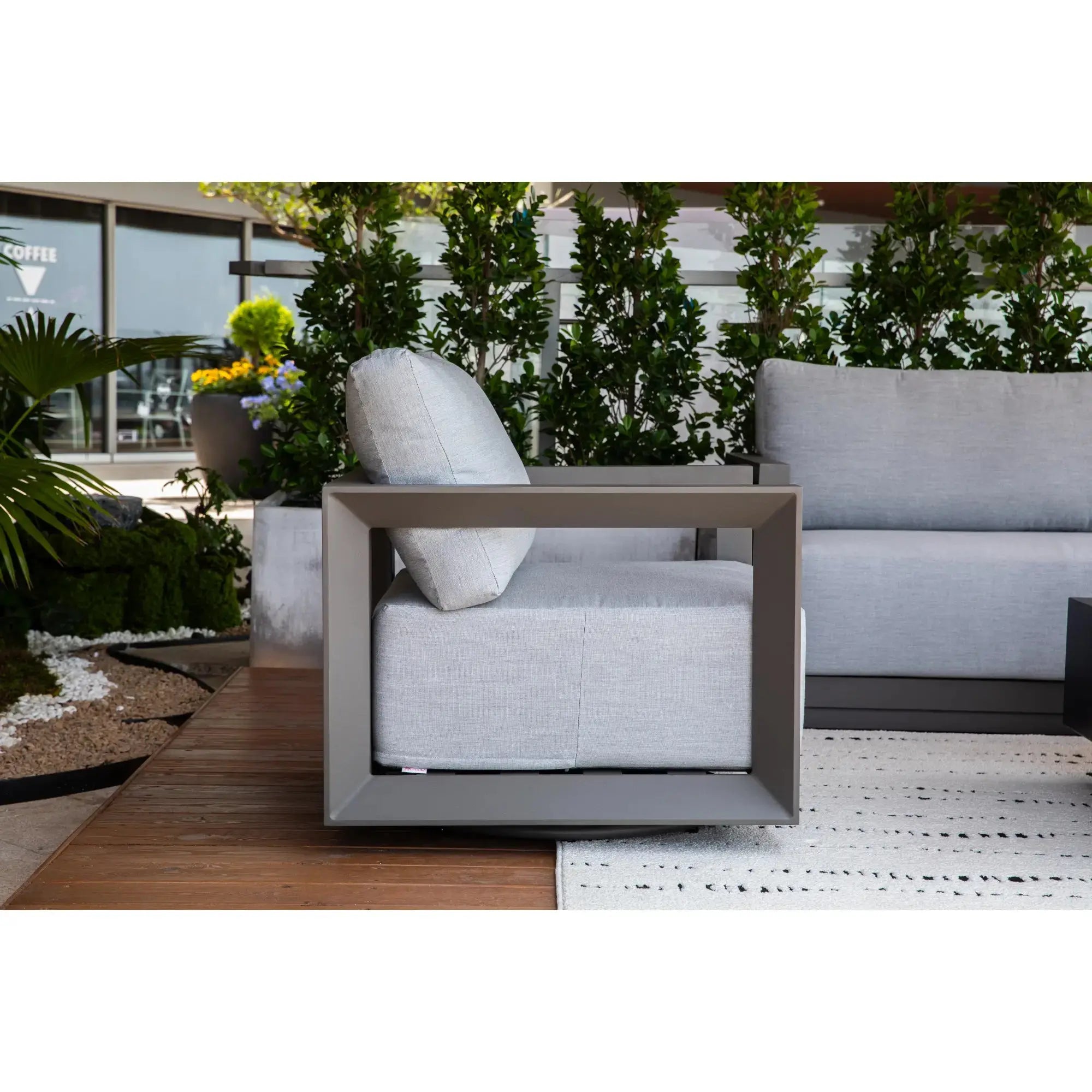Newport Swivel Chair (OS2505W) - Elementi Elementi