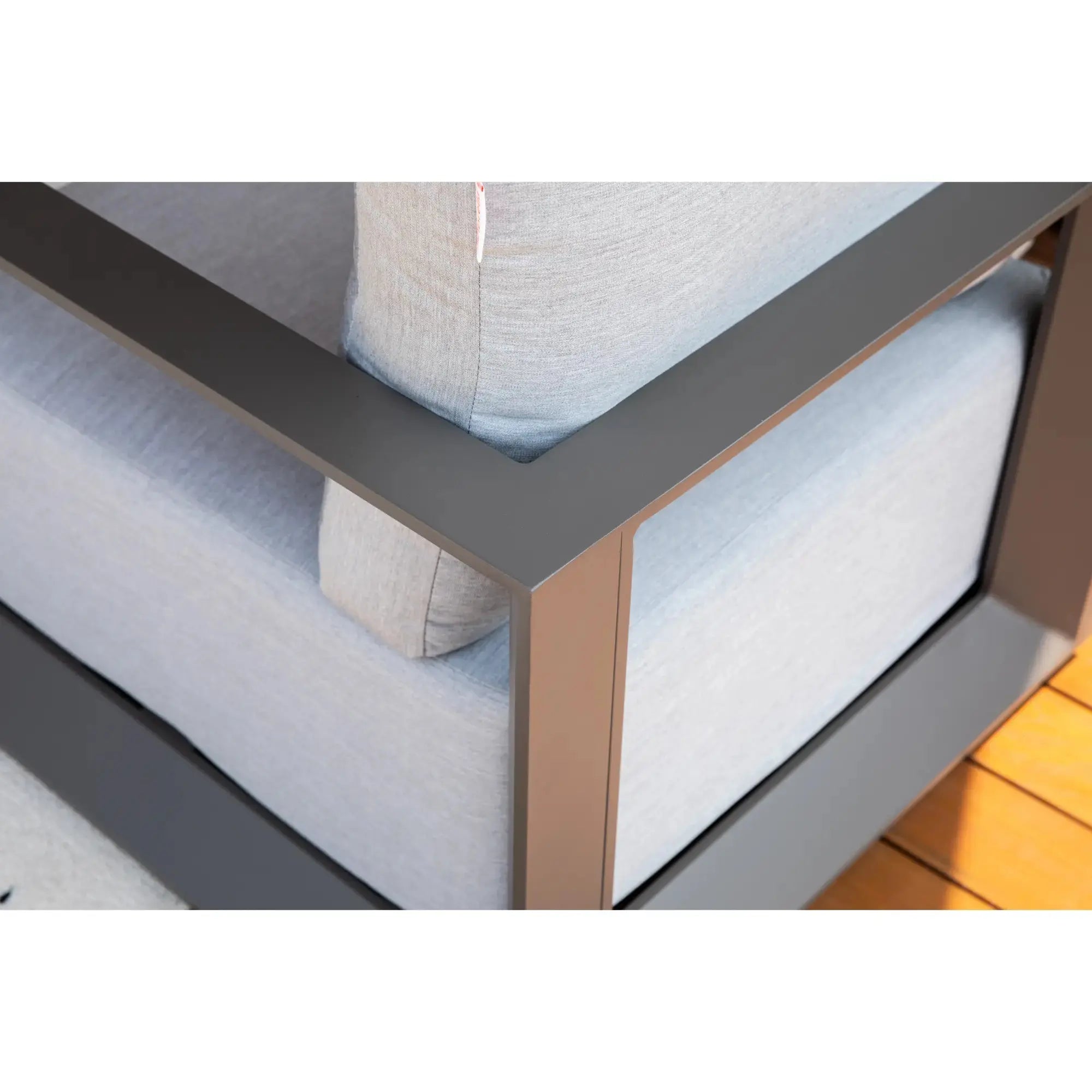 Newport Swivel Chair (OS2505W) - Elementi Elementi
