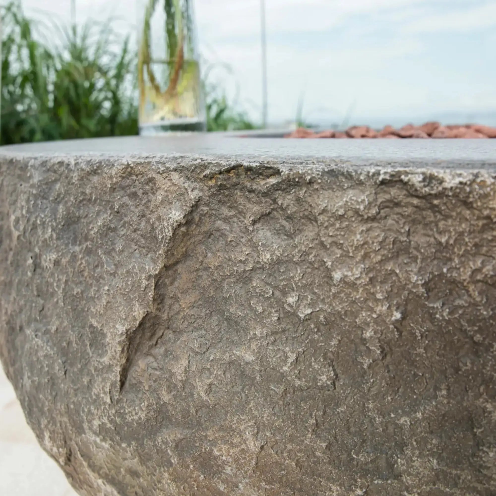 Boulder 43″ Round Concrete Gas Fire Table – Elementi Elementi