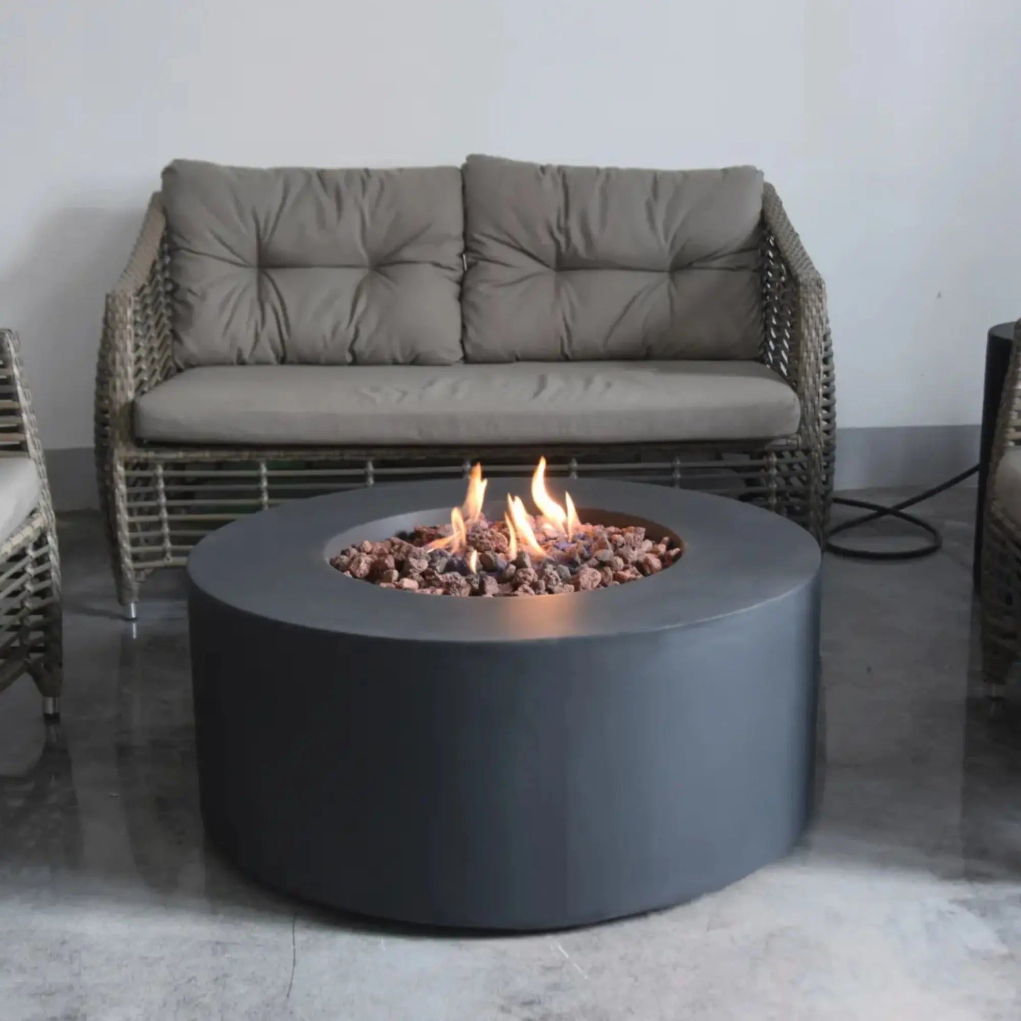Venice 34" Round Concrete Gas Fire Table - Modeno Modeno