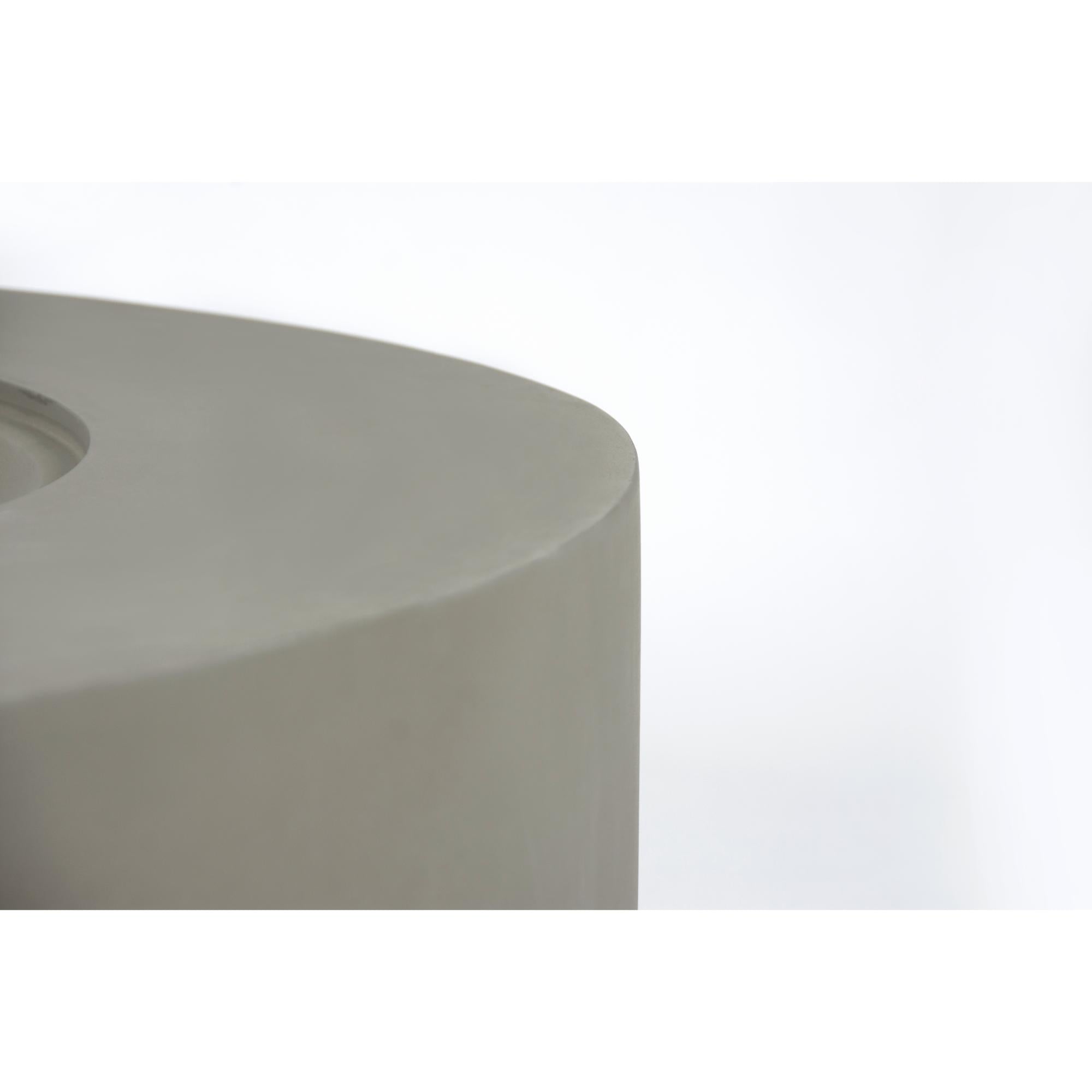 Colosseo 41″ Round Concrete Gas Fire Table – Elementi Plus