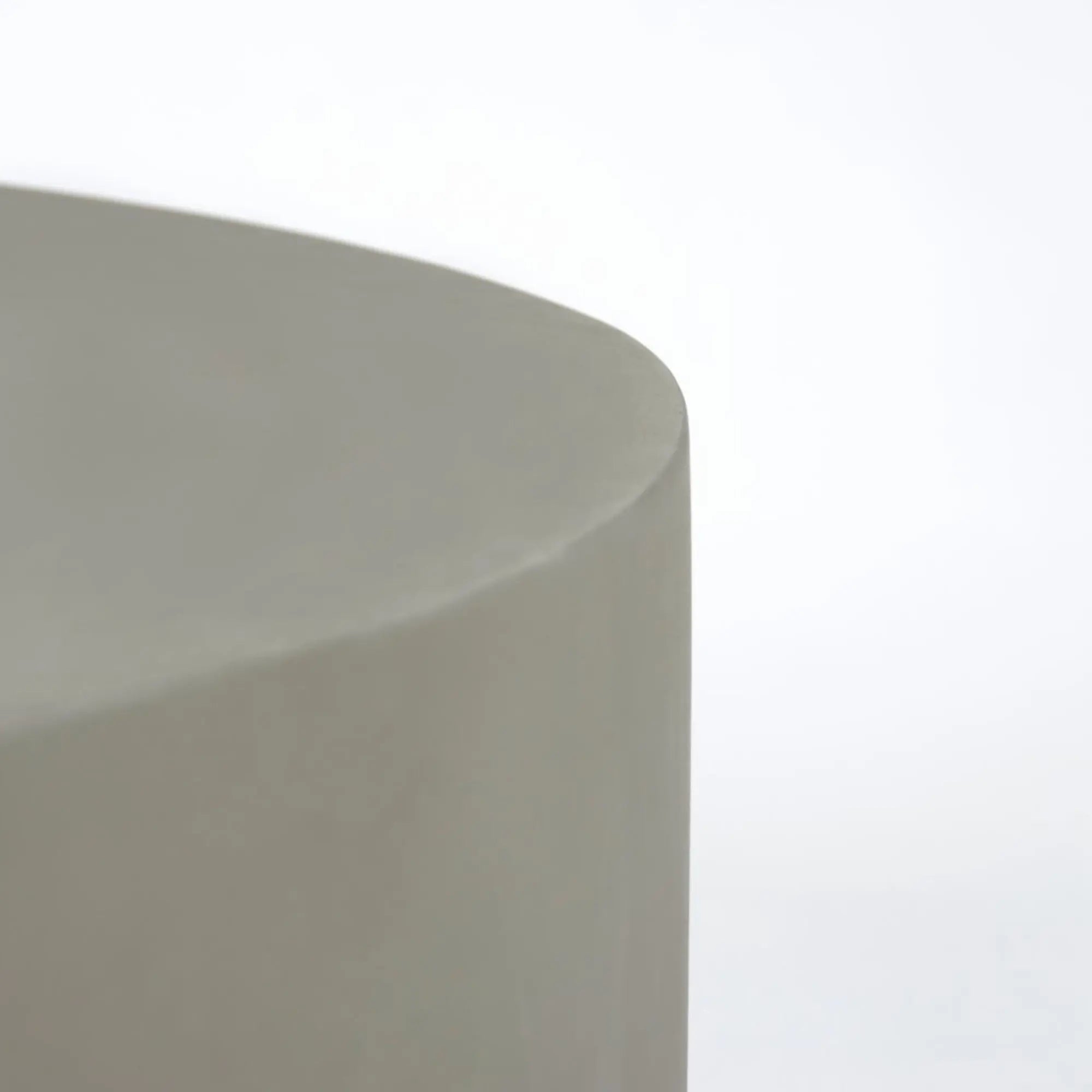 Colosseo 41″ Round Concrete Gas Fire Table – Elementi Plus Elementi