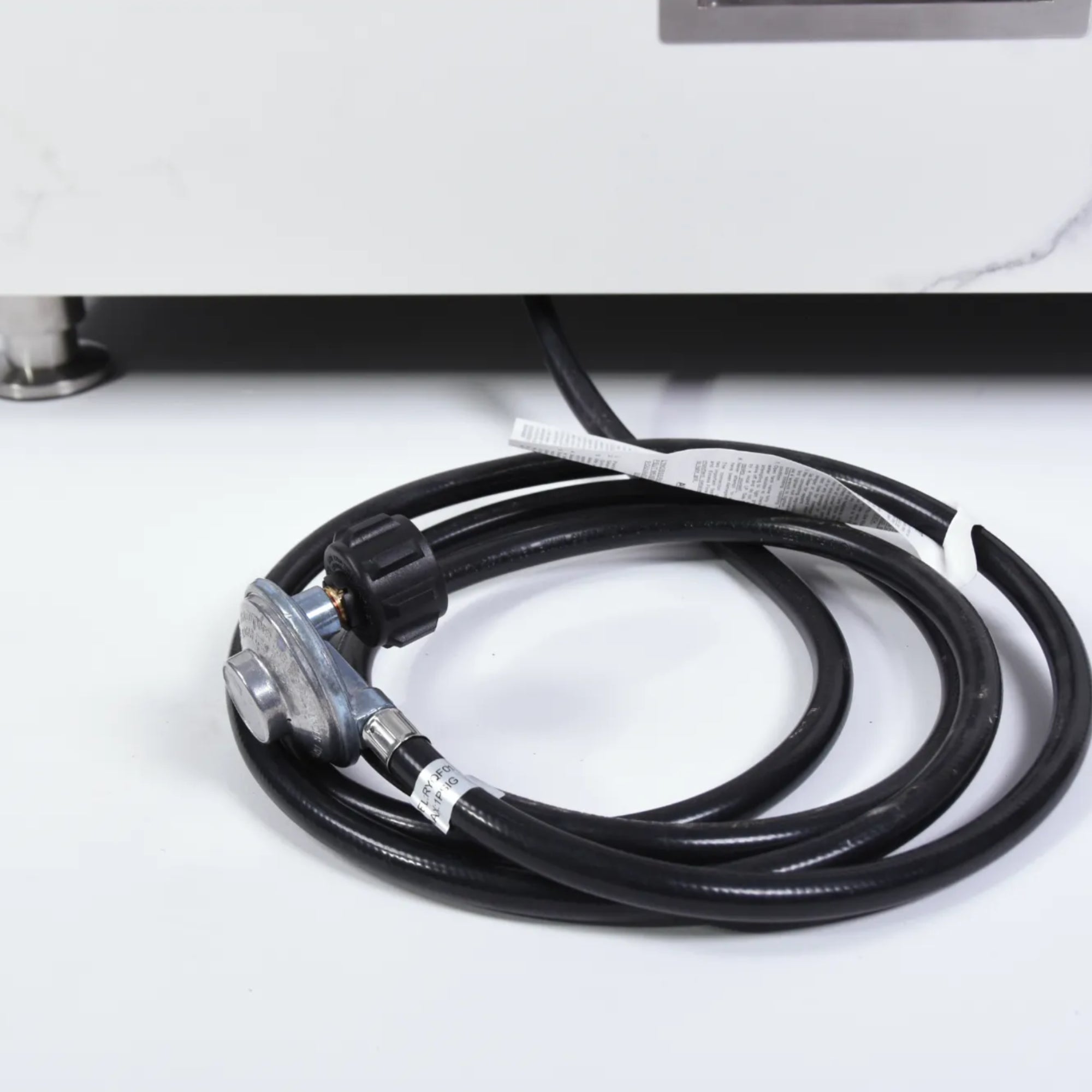 Bianco 40″ Square Marble Porcelain Gas Fire Table – Elementi Plus