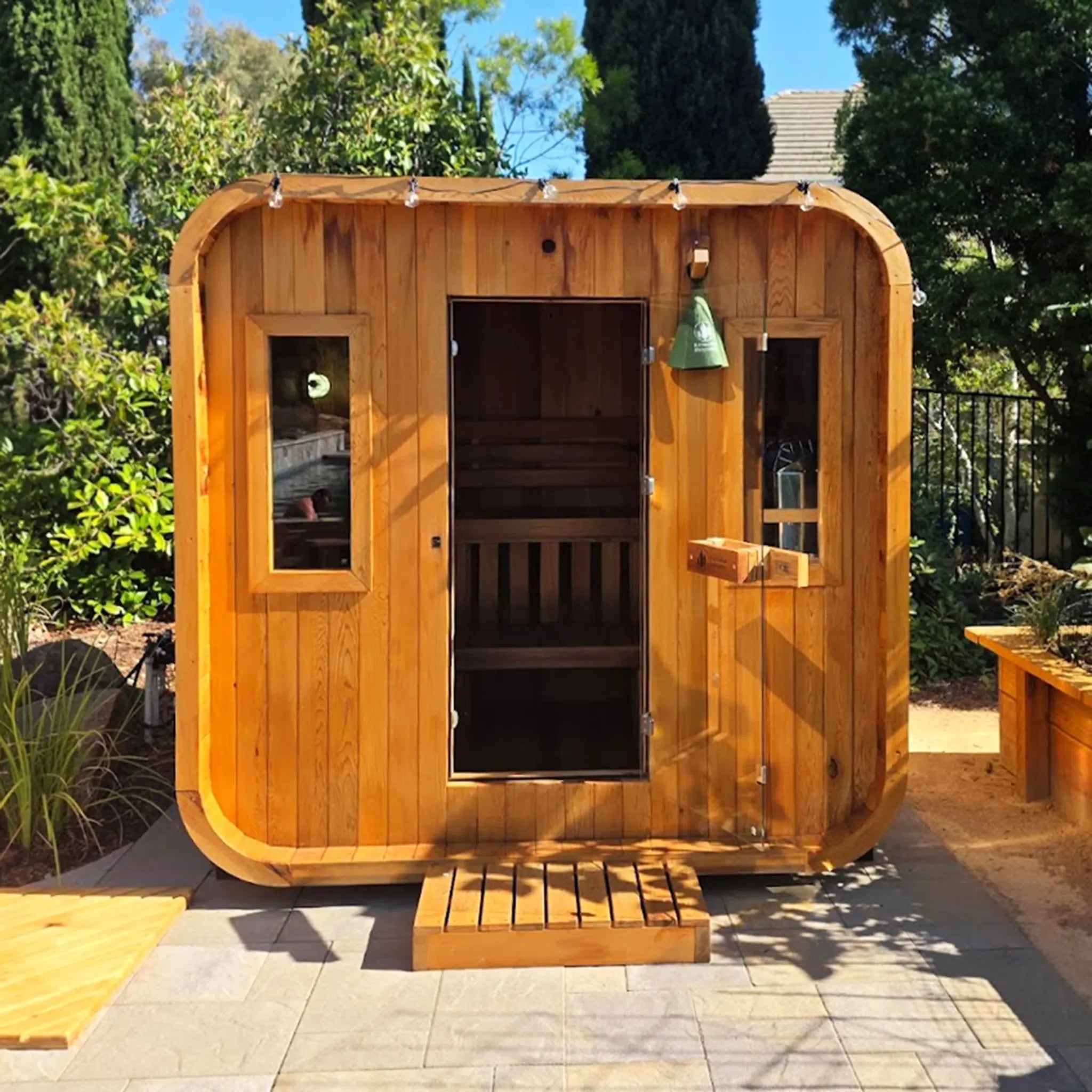 Redwood Outdoors Summit Outdoor Sauna - 6 Person - Harvia KIP 8kW Heater Redwood Outdoors