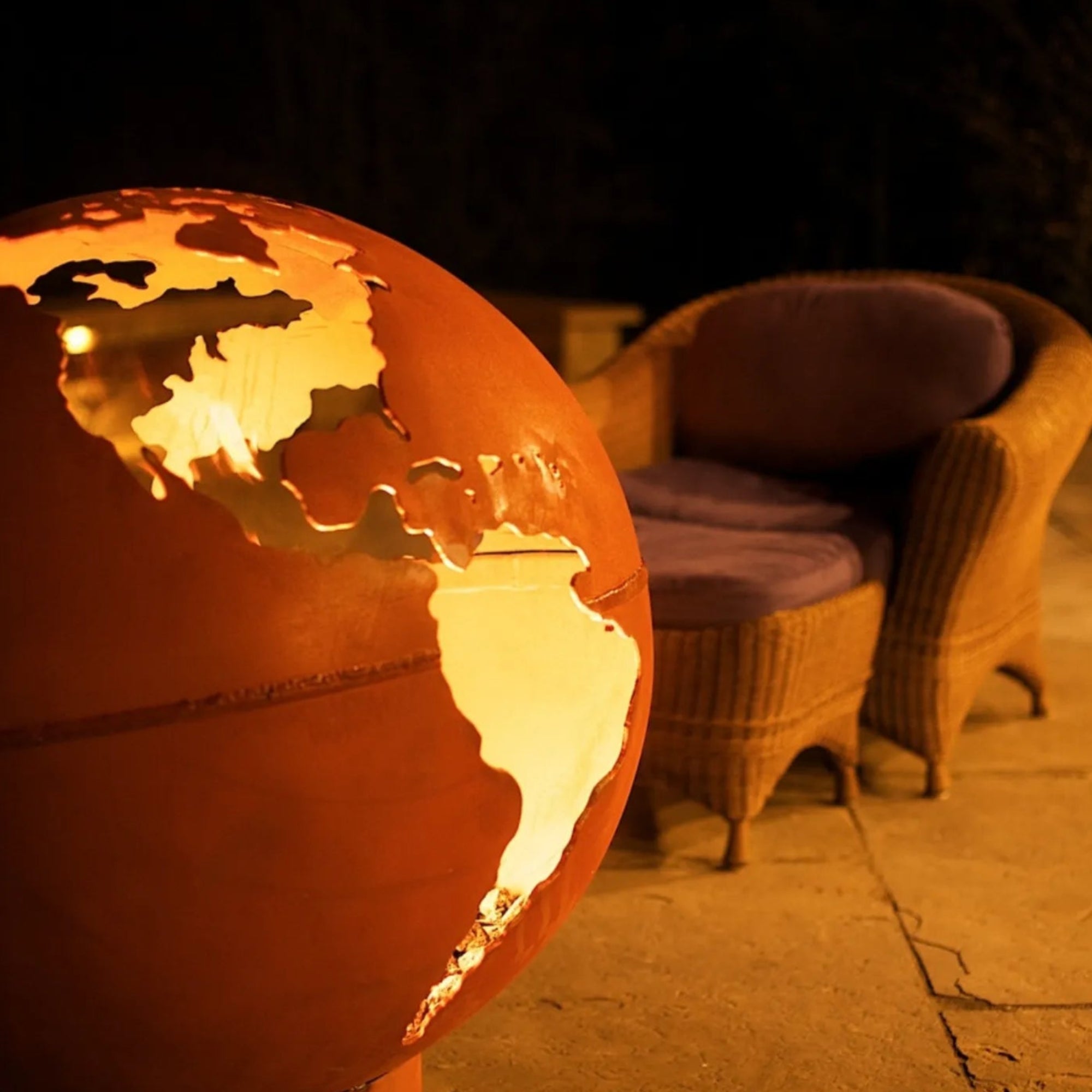 Third Rock 36″ Round Gas Fire Pit – Carbon Steel by Fire Pit Art