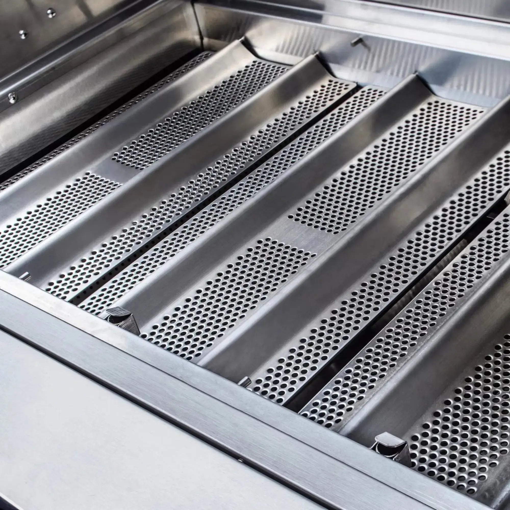 Blaze Professional LUX 34-Inch 3-Burner Freestanding Gas Grill with Cart Blaze