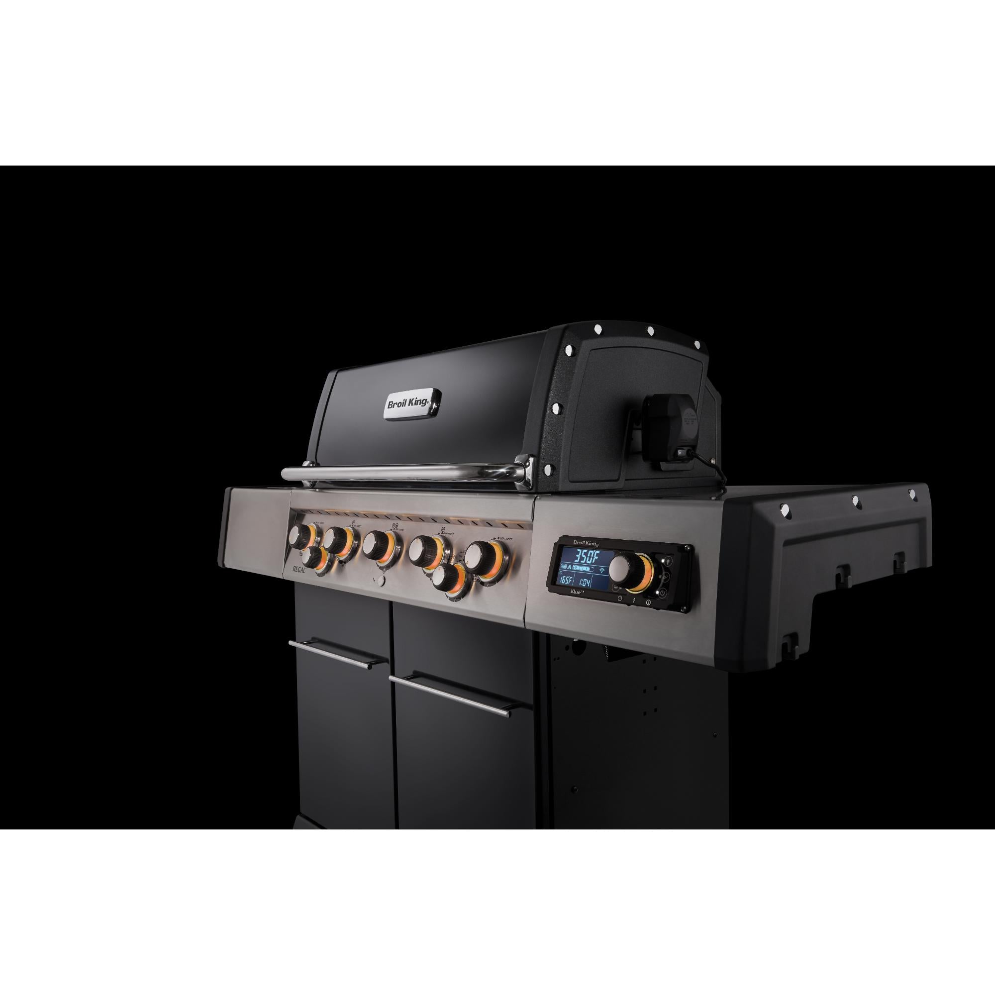 Broil King Regal Q 590 Pro IR Wi-Fi Enabled 5-Burner Gas Grill with Infrared Side Burner & Rotisserie