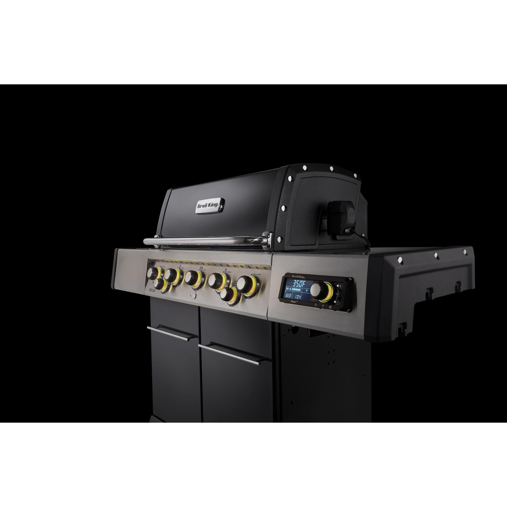 Broil King Regal Q 590 Pro IR Wi-Fi Enabled 5-Burner Gas Grill with Infrared Side Burner & Rotisserie