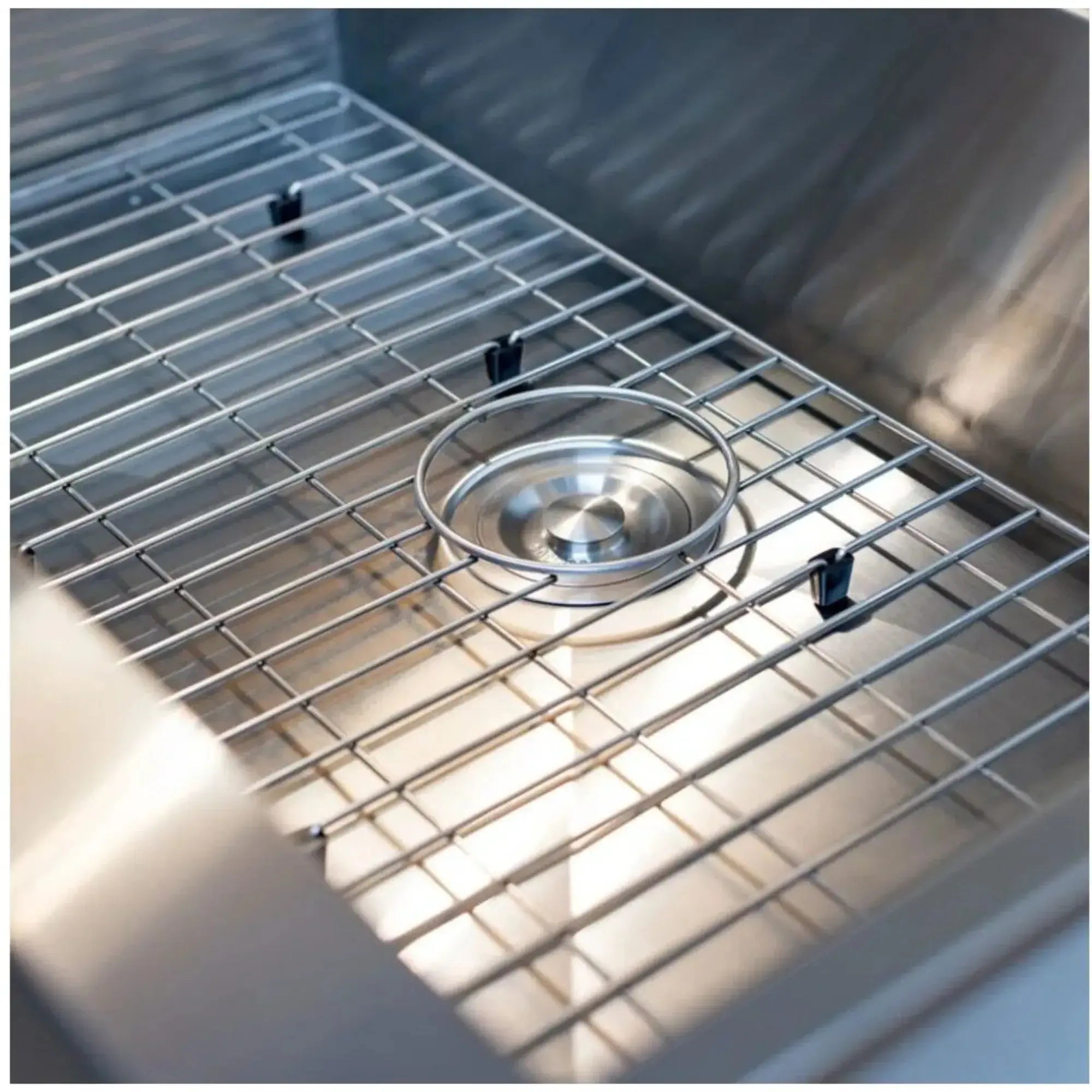 Summerset 32" Outdoor Farmhouse Sink Package — 304 SS with Hot & Cold Faucet | SNK-32FH-P Summerset