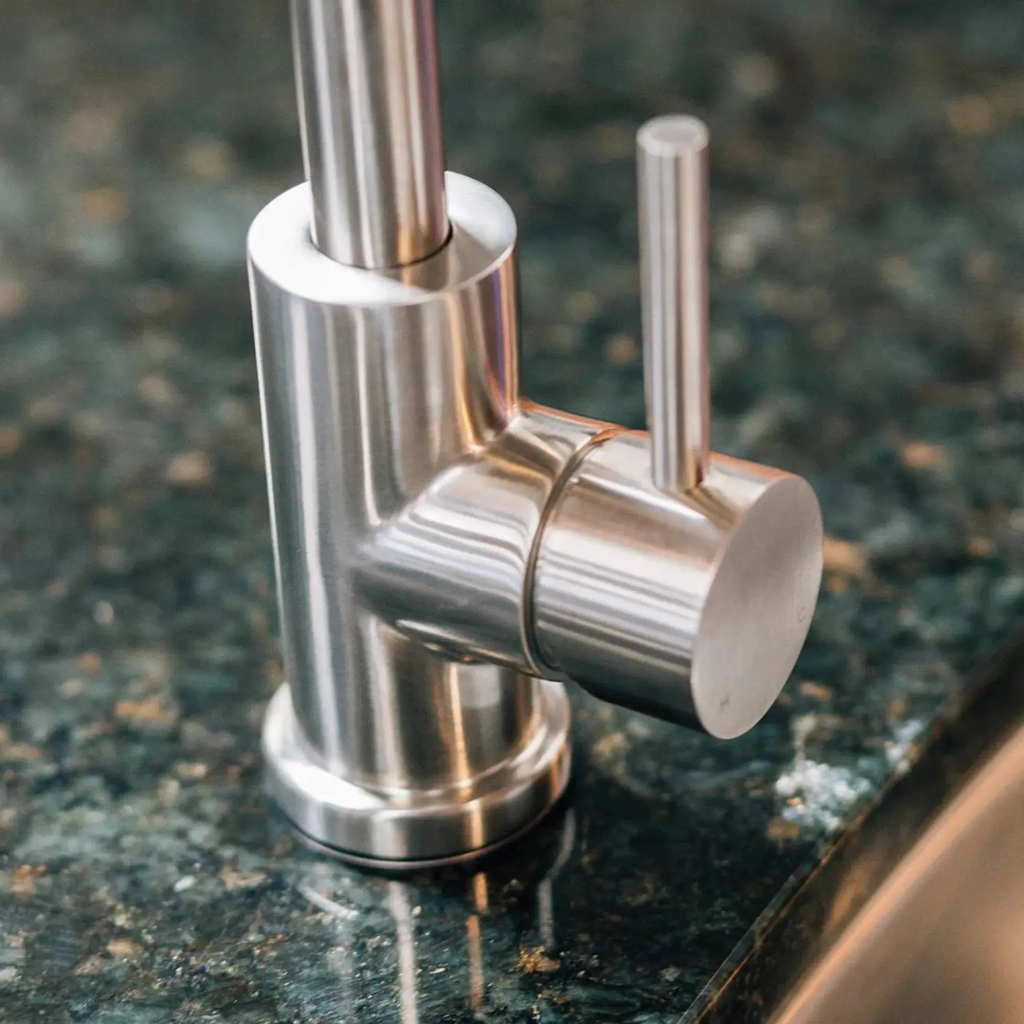 Summerset 19" × 15" Undermount Outdoor Sink — 304 SS with Hot & Cold Faucet | SNK-19U Summerset