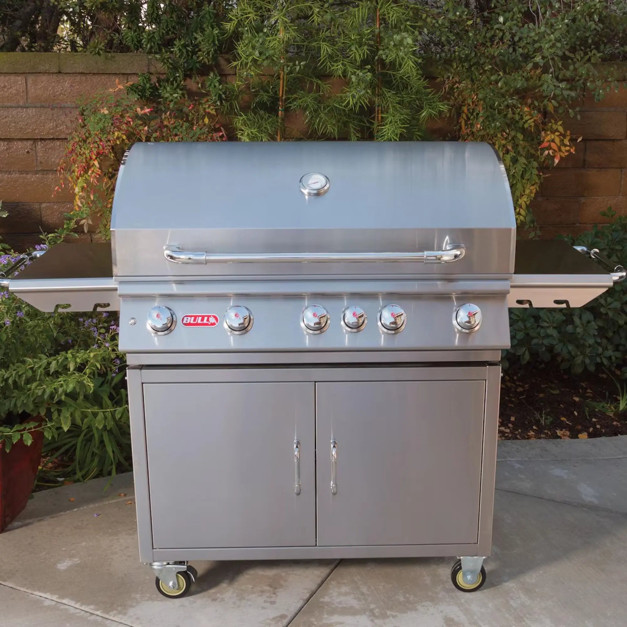 Bull Brahma 38-Inch 5-Burner Freestanding Gas Grill with Cart Bull