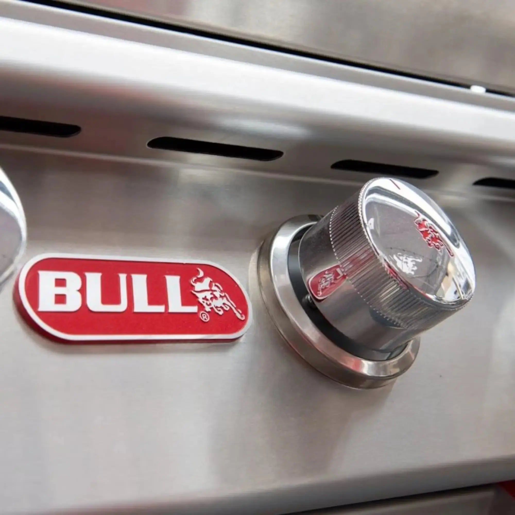Bull Outlaw 30-Inch 4-Burner Built-In Gas Grill Bull