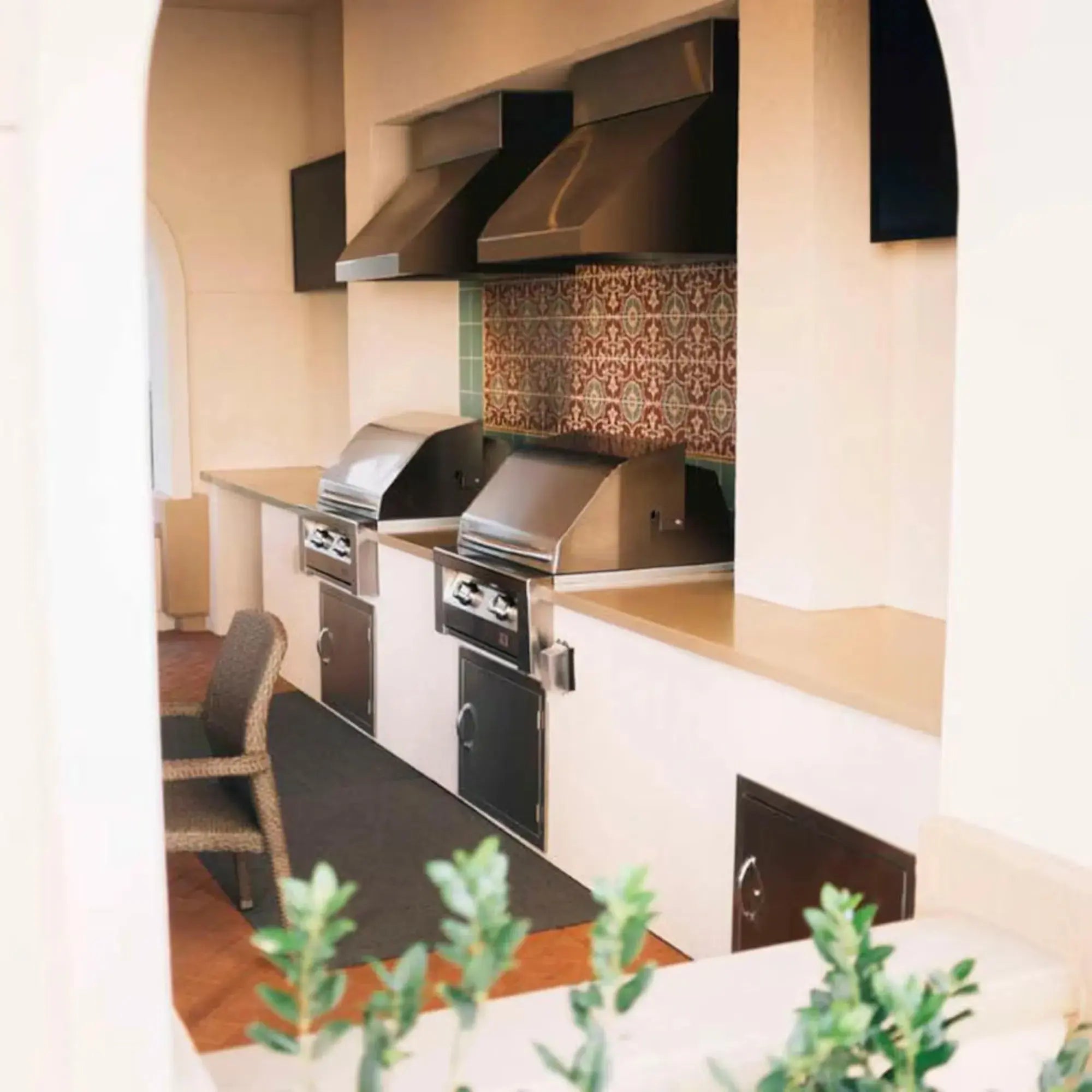 Summerset Resort 30" 2-Burner Built-In Gas Grill — 52,000 BTU | SBG30 Summerset