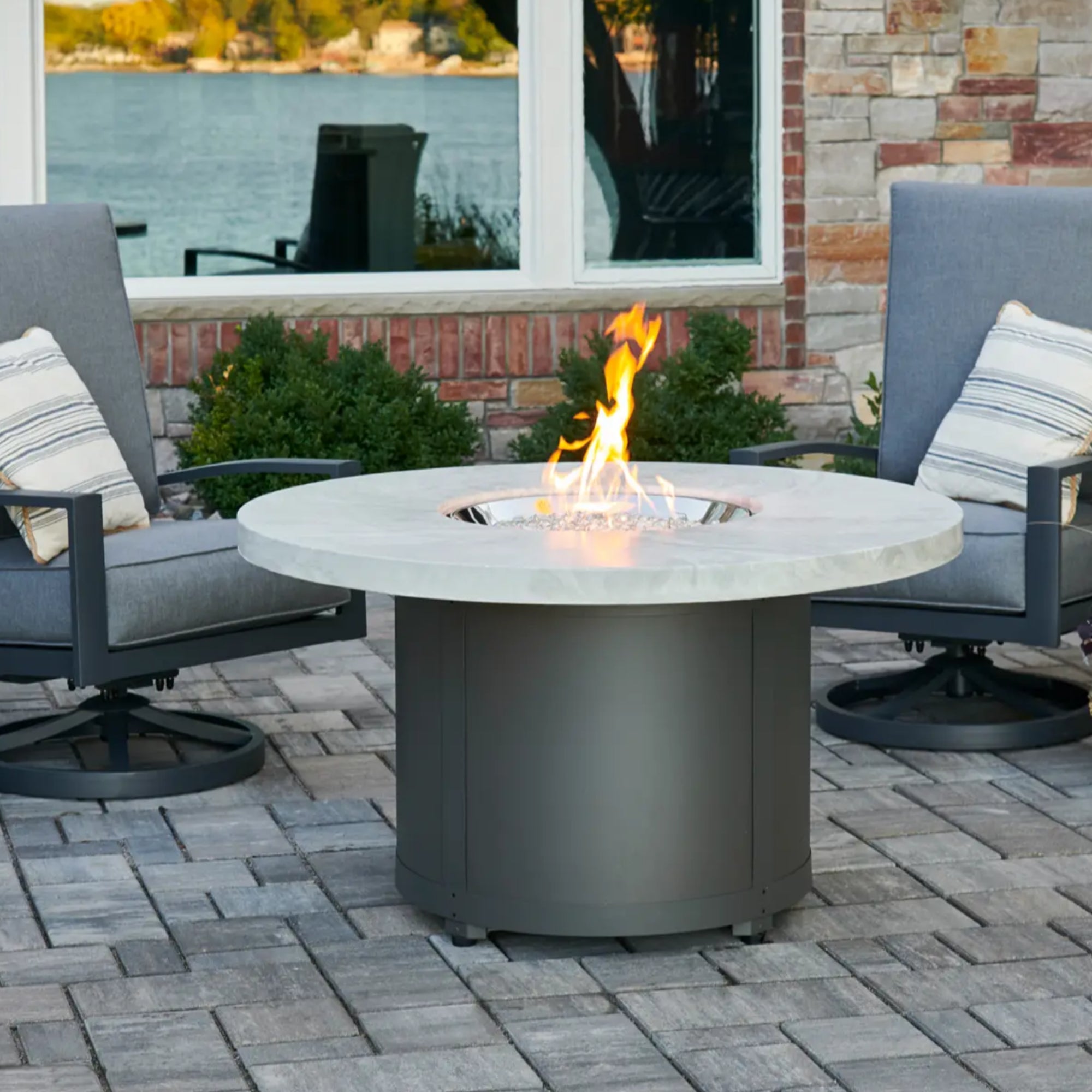 Beacon 48″ Round Gas Fire Table – White Onyx – The Outdoor GreatRoom Company