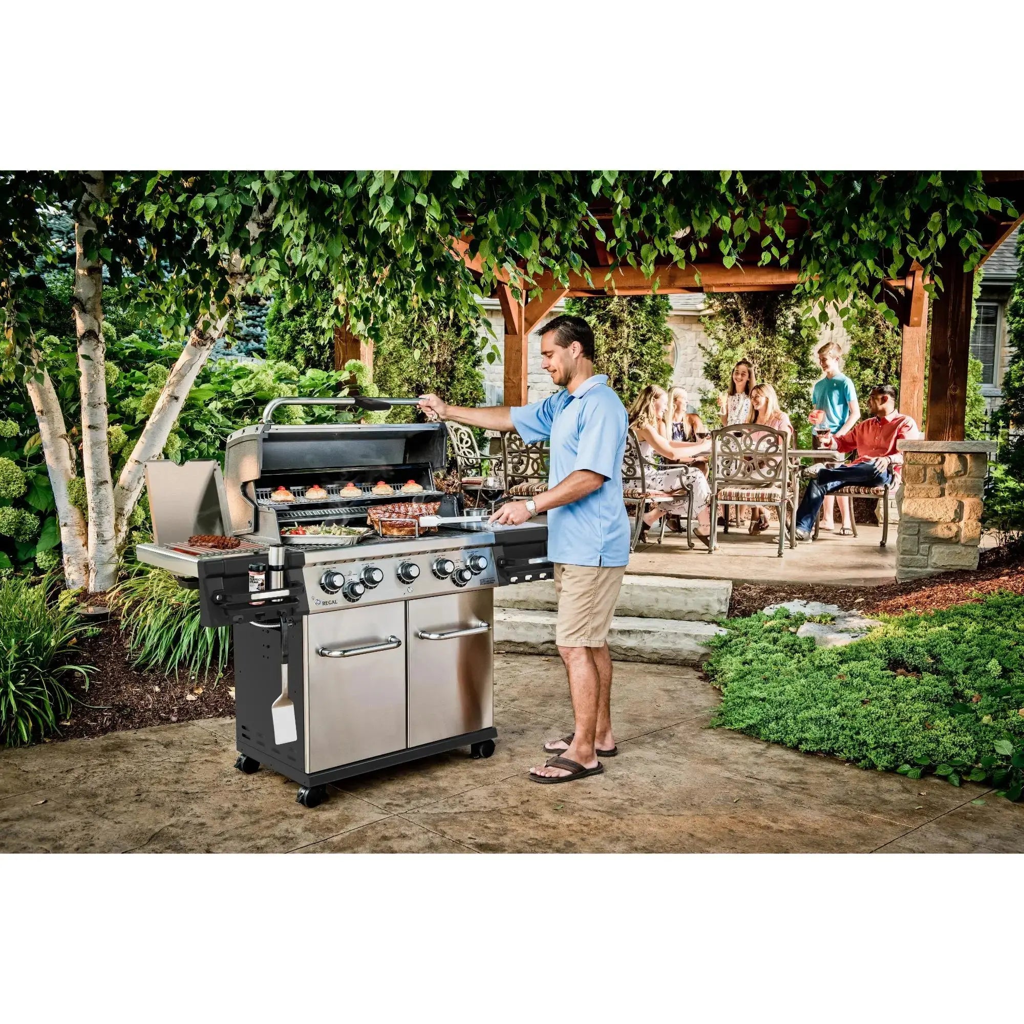 Broil King Regal S 590 Pro IR 5-Burner Gas Grill with Infrared Side Burner & Rotisserie Broil King