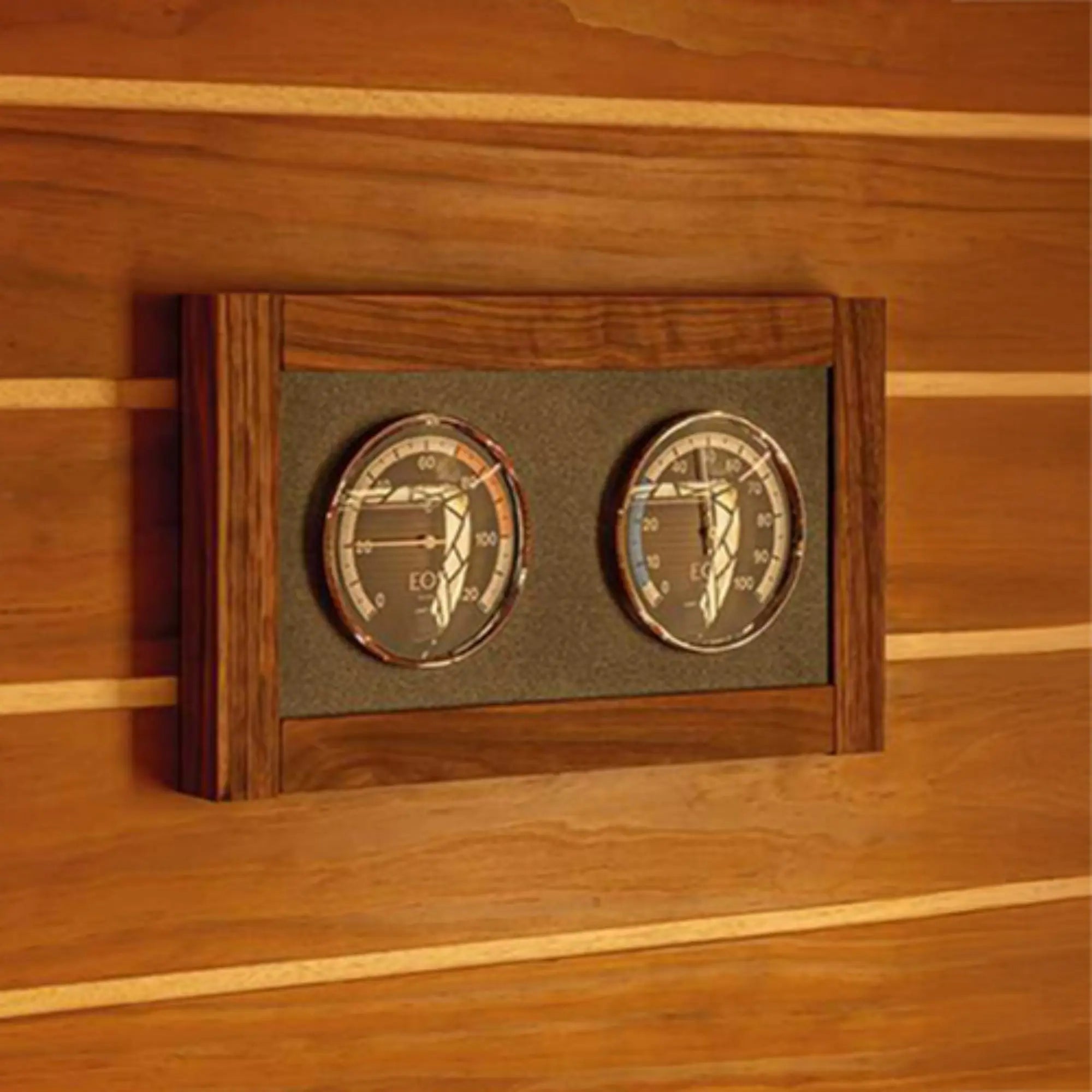 EOS Lux Climate Station °C — Walnut EOS
