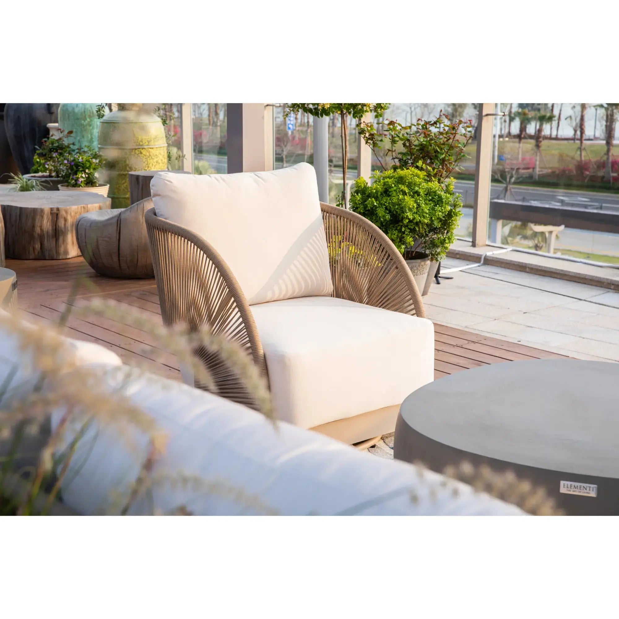 Malibu Swivel Chair (OS2502W) - Elementi Elementi