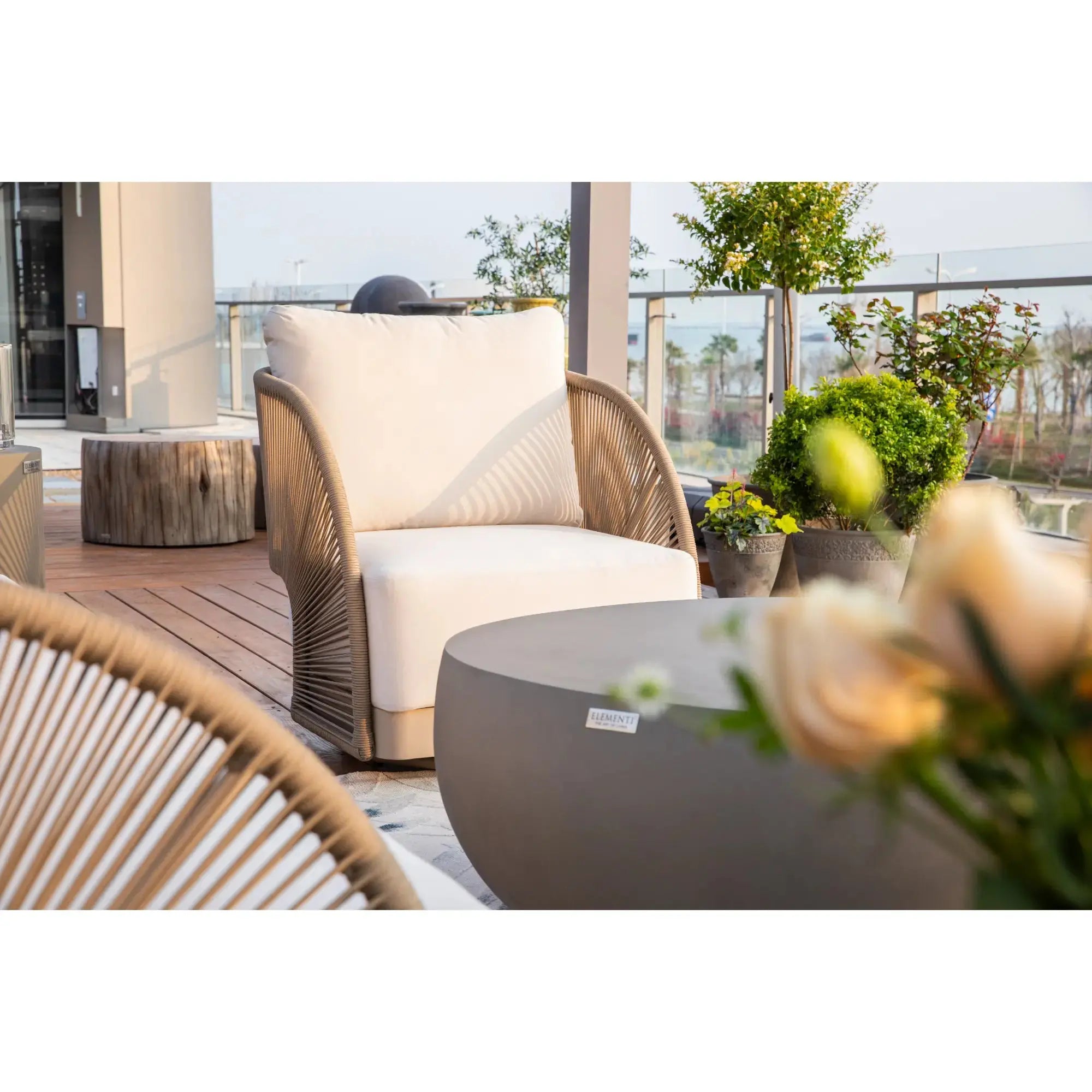 Malibu Swivel Chair (OS2502W) - Elementi Elementi