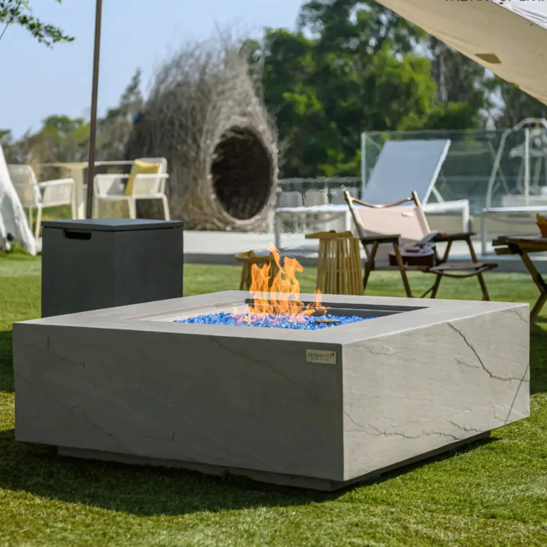 Capertee 40″ Square Concrete Gas Fire Table – Elementi Plus Elementi
