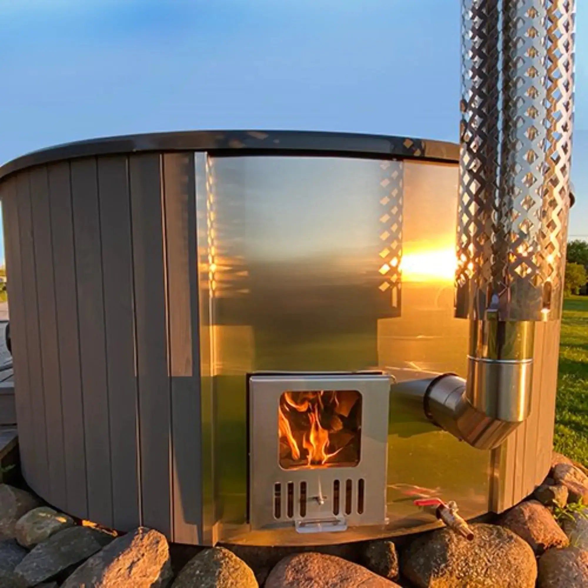 SaunaLife Model S4 Wood-Burning Hot Tub SaunaLife
