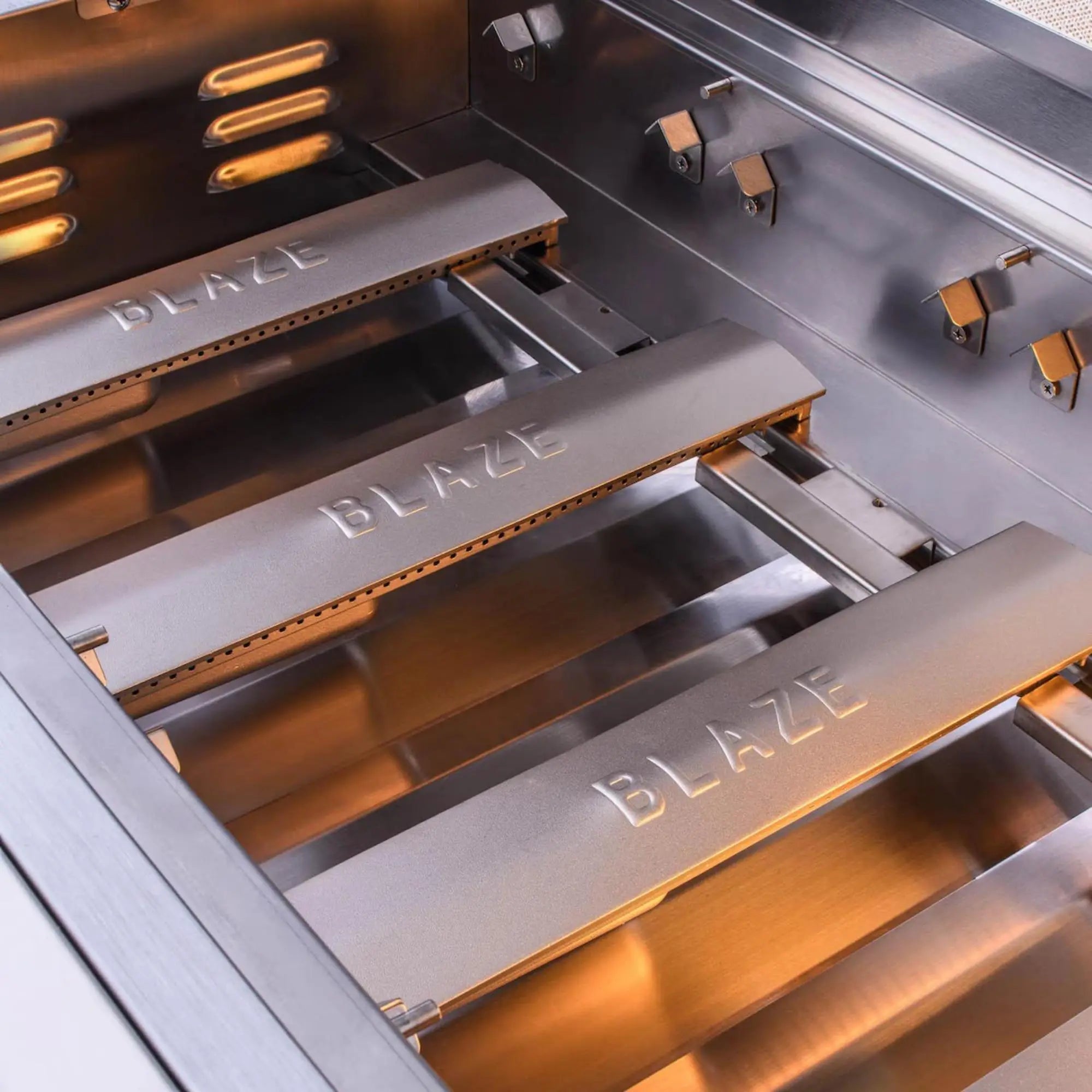 Blaze LTE Marine Grade 32-Inch 4-Burner Built-In Natural Gas Grill – BLZ-4LTE2MG-NG Blaze