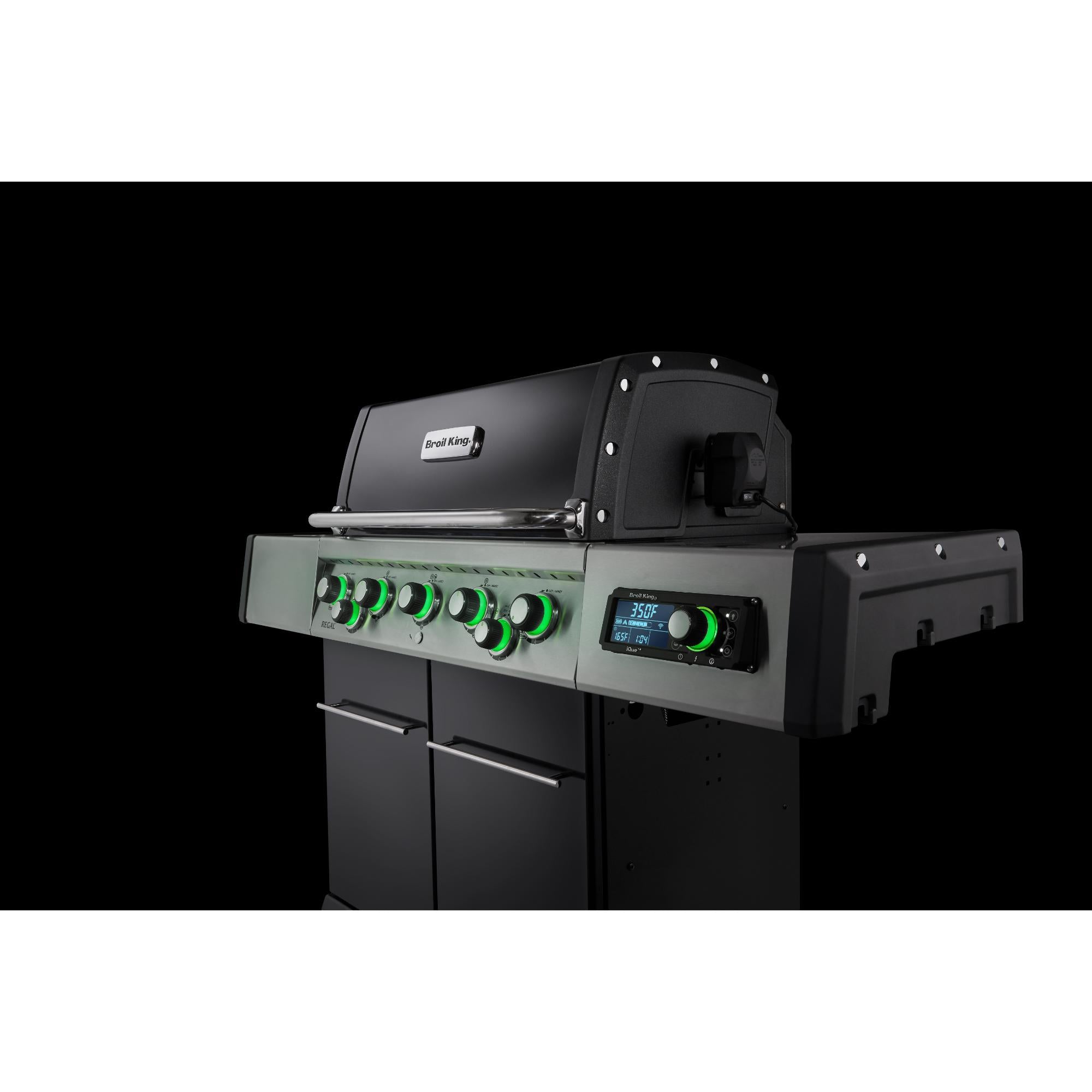 Broil King Regal Q 590 Pro IR Wi-Fi Enabled 5-Burner Gas Grill with Infrared Side Burner & Rotisserie